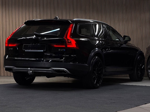 Volvo V90 Cross Country 8 of 30