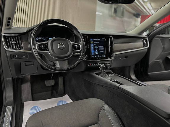 Volvo V90 Cross Country 17 of 30