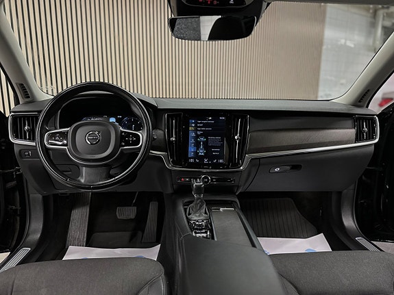 Volvo V90 Cross Country 18 of 30
