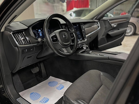Volvo V90 Cross Country 16 of 30