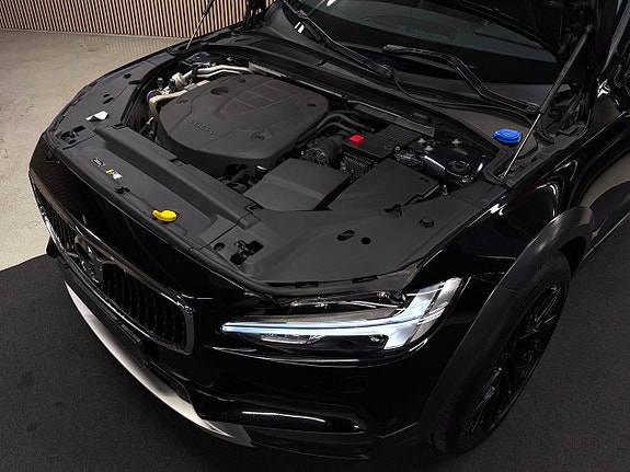 Volvo V90 Cross Country 7 of 30