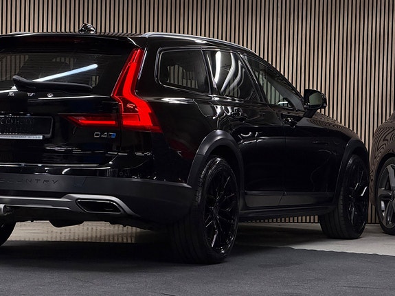 Volvo V90 Cross Country 9 of 30