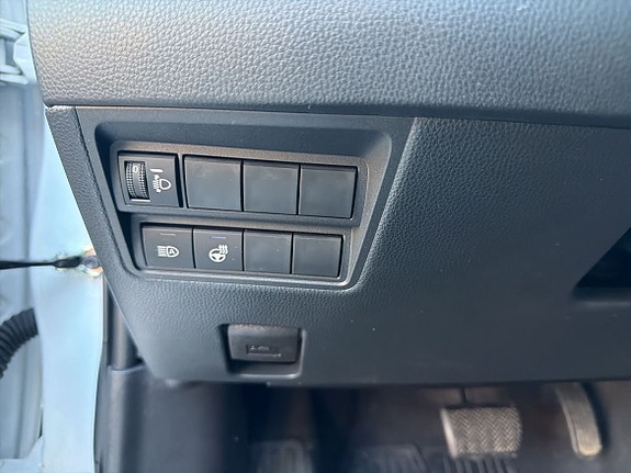 Toyota Yaris 11 of 13