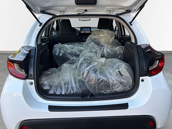Toyota Yaris 10 of 13