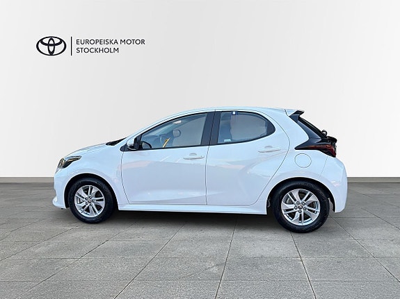Toyota Yaris 3 of 13