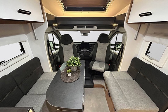 CHALLENGER 337 Graphite Edition 165hk AUTOMAT Face-To-Face Långbäddar 9 of 30