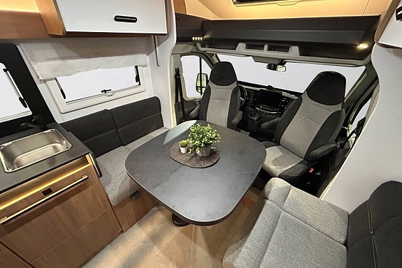CHALLENGER 337 Graphite Edition 165hk AUTOMAT Face-To-Face Långbäddar 6 of 30