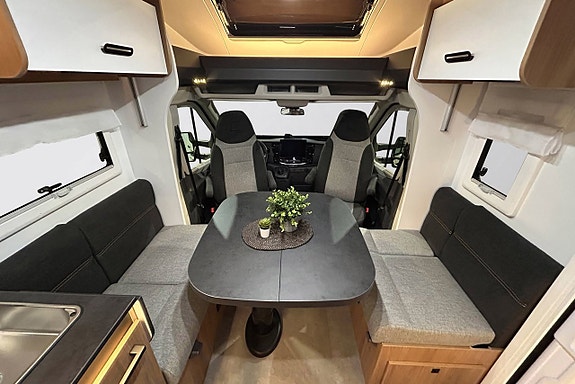 CHALLENGER 337 Graphite Edition 165hk AUTOMAT Face-To-Face Långbäddar 10 of 30