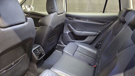 Skoda Octavia 12 of 30