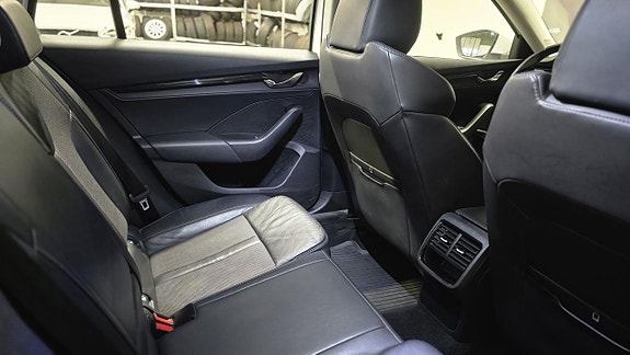 Skoda Octavia 14 of 30