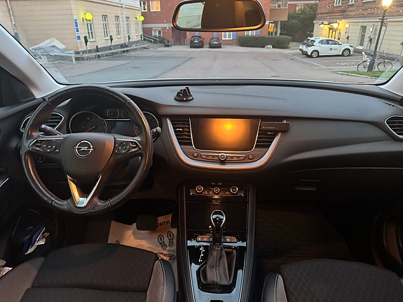 Opel Grandland X 10 of 12