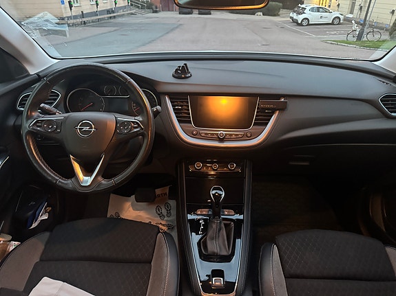 Opel Grandland X 11 of 12