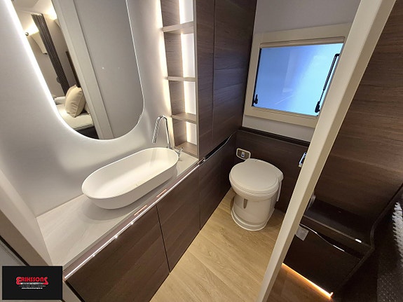 Adria ALPINA 663 HT 9 of 13