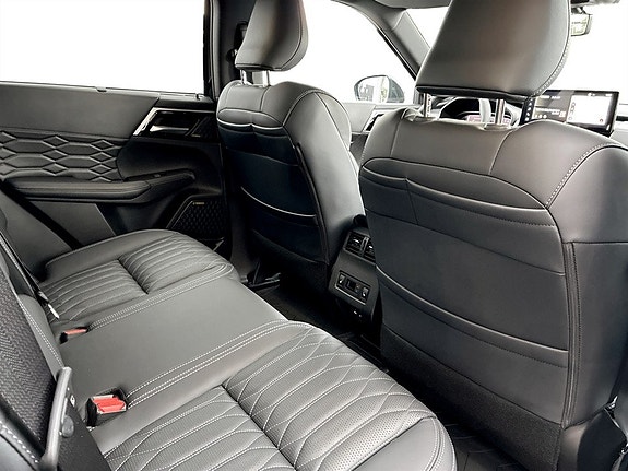 Mitsubishi Outlander 7 of 14