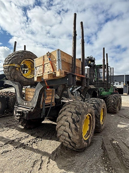 John Deere 1210G 4 of 7