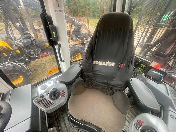 Komatsu 835 10 of 17