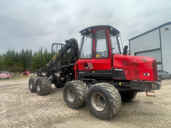 Komatsu 835 3 of 17