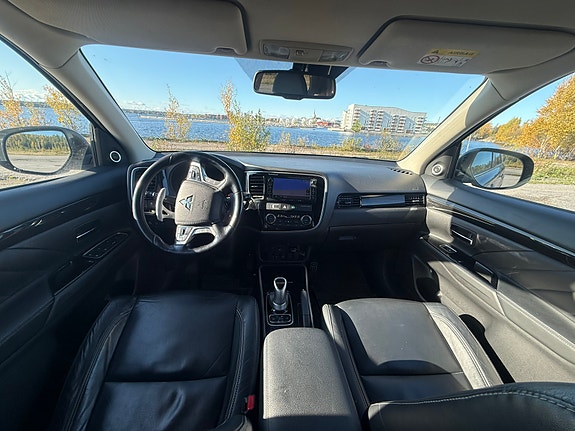 Mitsubishi Outlander 4 of 5