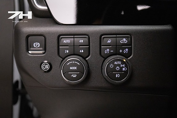 Chevrolet Silverado EV 24 of 26