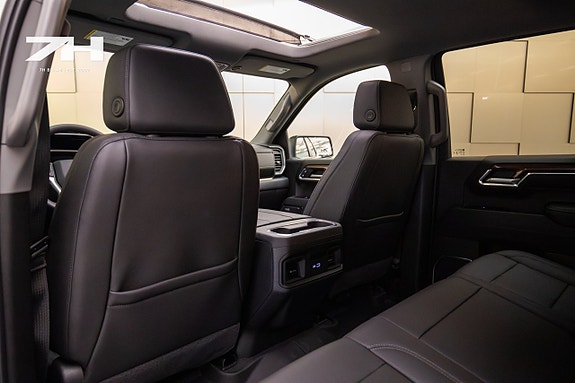 Chevrolet Silverado EV 17 of 26