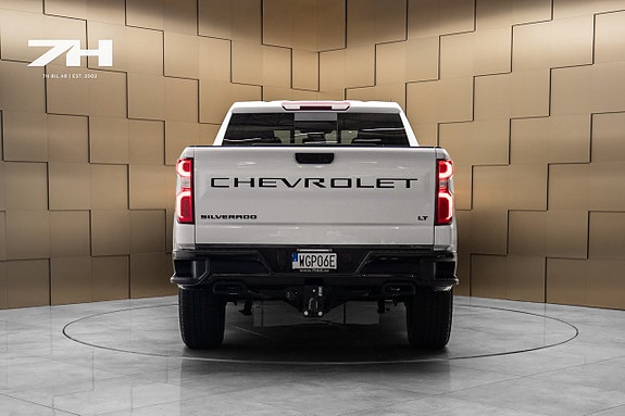 Chevrolet Silverado EV 3 of 26