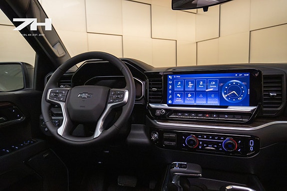 Chevrolet Silverado EV 11 of 26