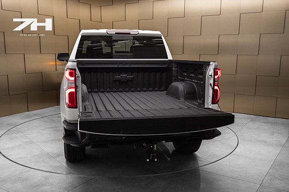 Chevrolet Silverado EV 5 of 26