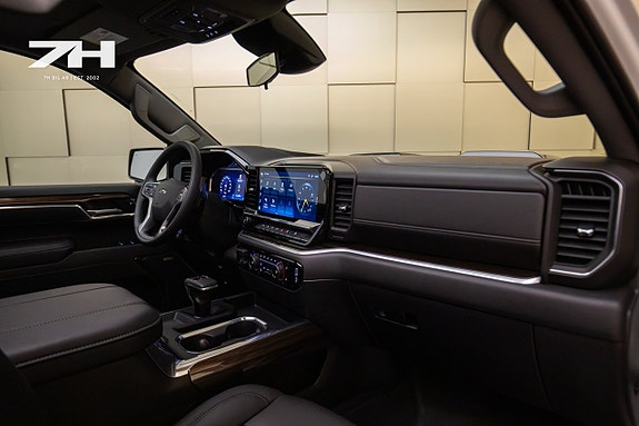 Chevrolet Silverado EV 13 of 26
