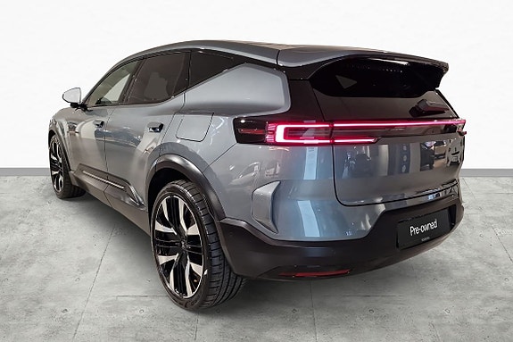 Polestar 3 8 of 21