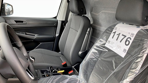 Volkswagen Caddy 8 of 12