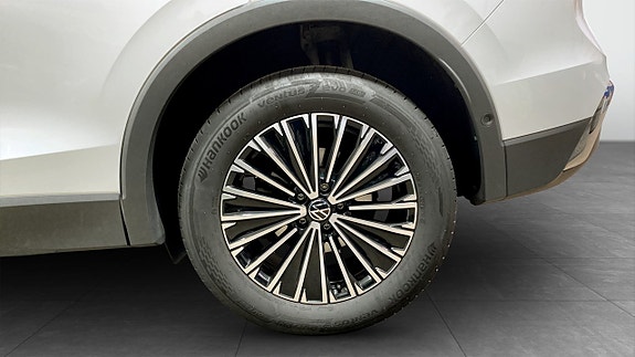 Volkswagen Tiguan 7 of 12