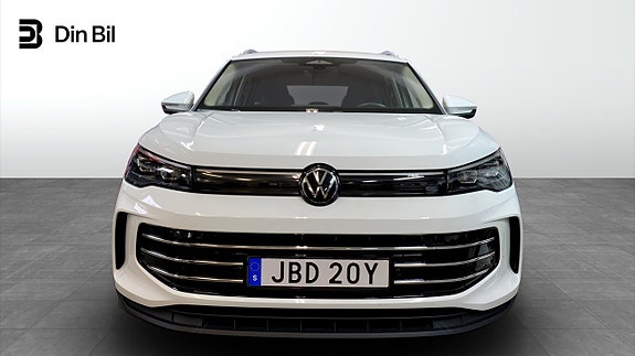 Volkswagen Tiguan 5 of 12