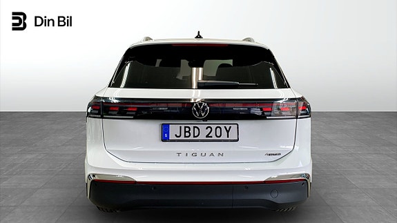Volkswagen Tiguan 6 of 12