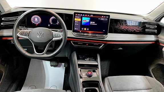 Volkswagen Tiguan 2 of 12