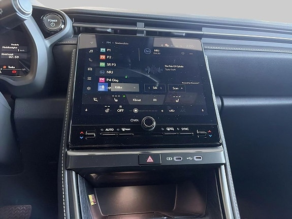 Lexus LBX 11 of 15