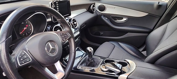 Mercedes-Benz C220 2 of 2