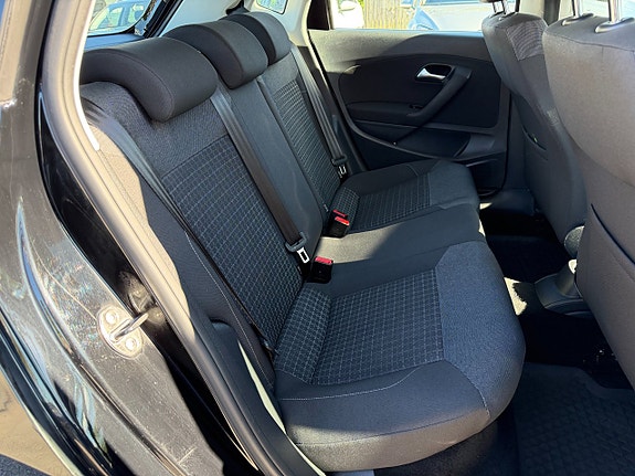 Volkswagen Polo 13 of 16