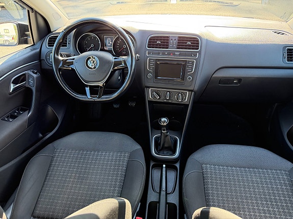 Volkswagen Polo 14 of 16