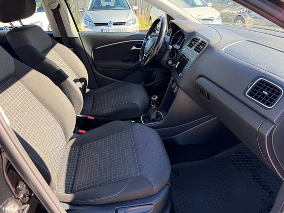 Volkswagen Polo 11 of 16