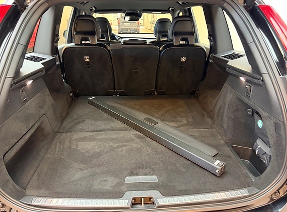 Volvo XC90 5 of 12