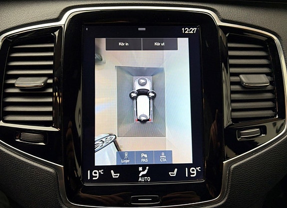 Volvo XC90 12 of 12