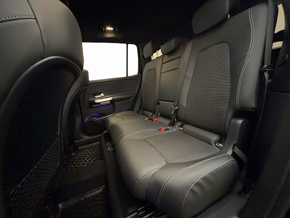 Mercedes-Benz GLB250 16 of 30