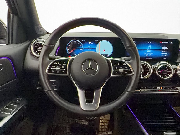 Mercedes-Benz GLB250 15 of 30