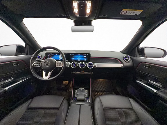 Mercedes-Benz GLB250 14 of 30