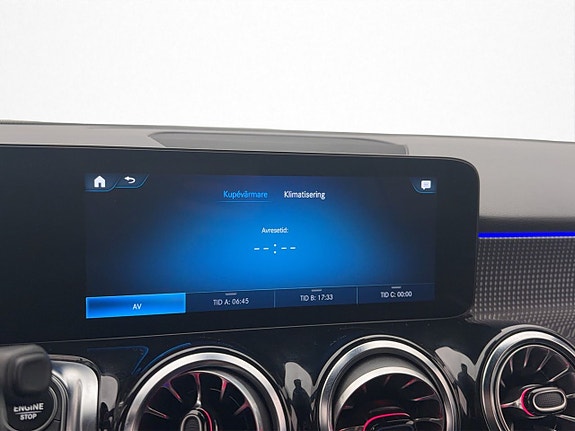 Mercedes-Benz GLB250 26 of 30