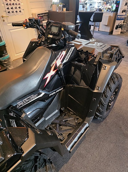 Polaris Sportsman XP 1000 BLACK EDITION 12 of 15