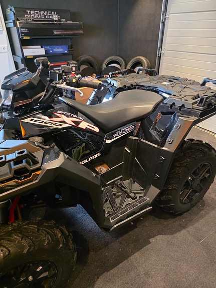 Polaris Sportsman XP 1000 BLACK EDITION 15 of 15