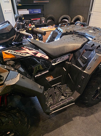 Polaris Sportsman XP 1000 BLACK EDITION 5 of 15