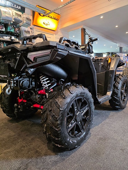 Polaris Sportsman XP 1000 BLACK EDITION 3 of 15