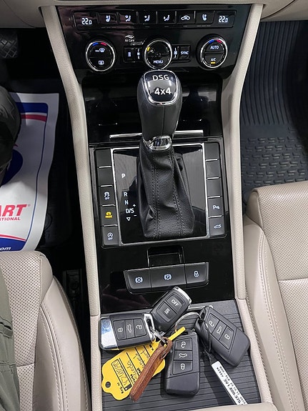 Skoda Superb 14 of 19
